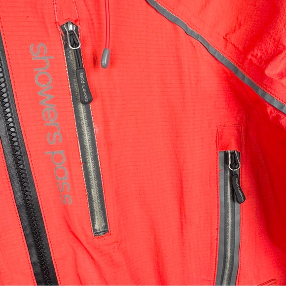 Showers Pass Men's Refuge Jacket Red Size M Outdoor Biking Mountaineering Hiking - Picture 5 of 16